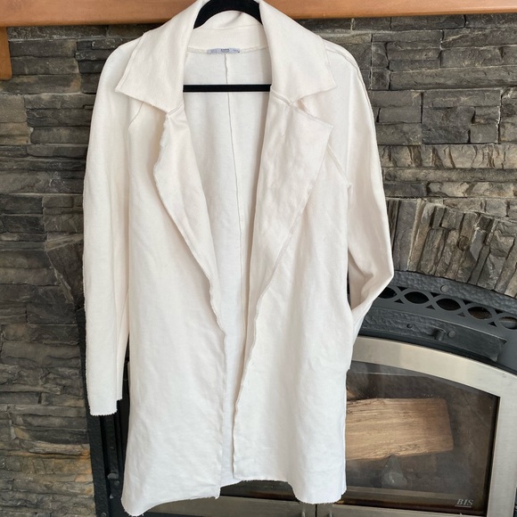 Beautiful White Zara Duster - Picture 1 of 7